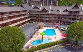 Crossroads Inn And Suites